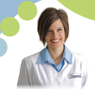 Mylène-Audrey Émond, votre denturologiste et une patiente ravie